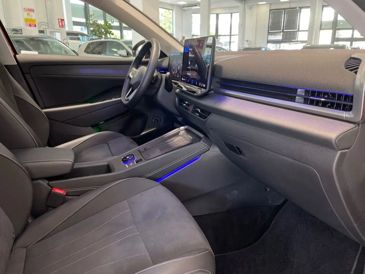 Volkswagen T-Roc usata a Pistoia (19)