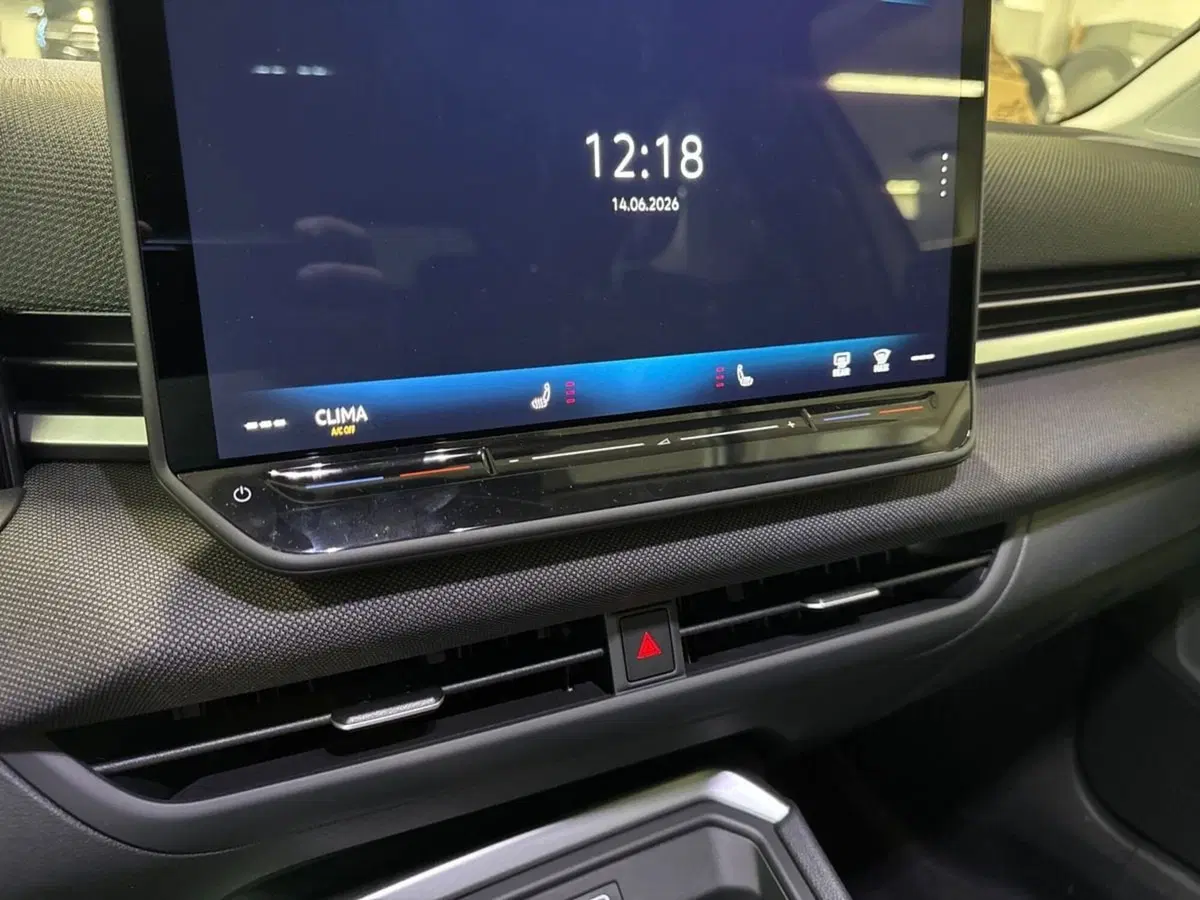 Volkswagen T-Roc nuova a Prato (15)