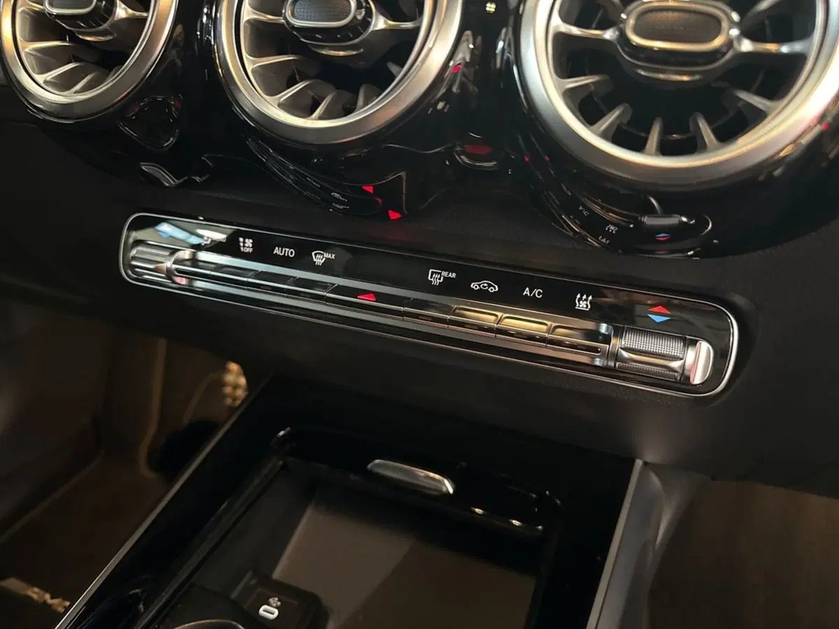 Mercedes-Benz EQB usata a Firenze (14)