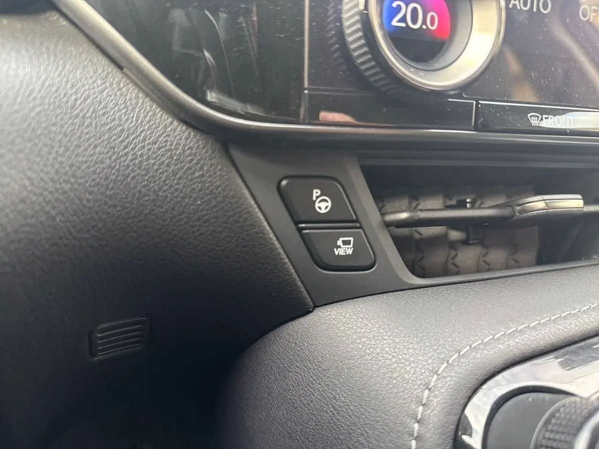 Lexus NX usata a Prato (18)