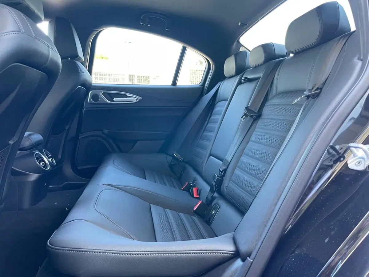 Alfa Romeo Giulia nuova a Ancona (17)