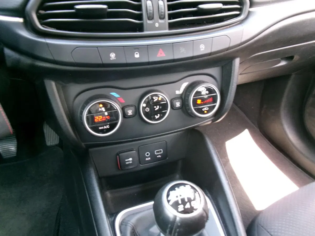 Fiat Tipo Station Wagon usata a Venezia (12)
