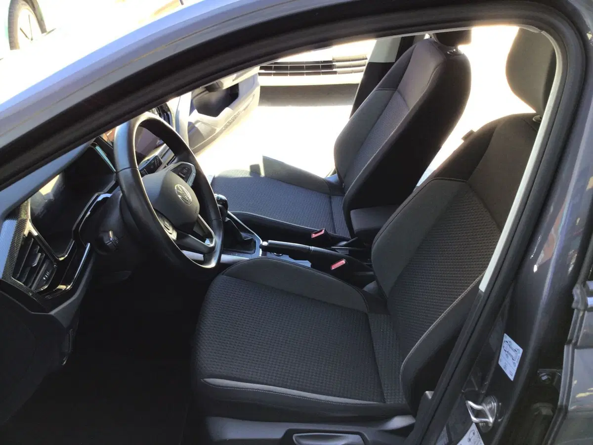 Volkswagen Taigo usata a Genova (13)