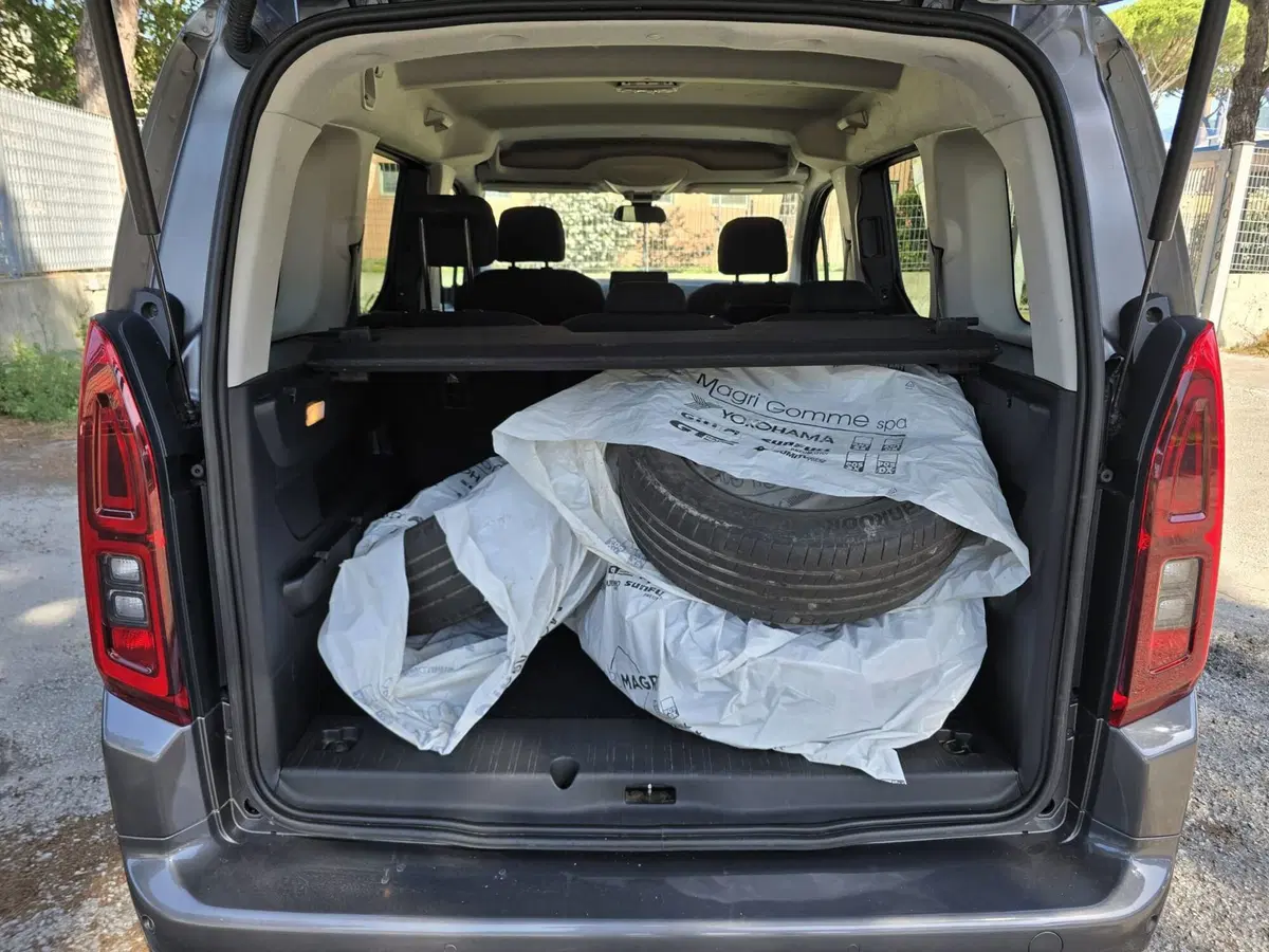 Opel Combo Life usata a Massa-Carrara (12)