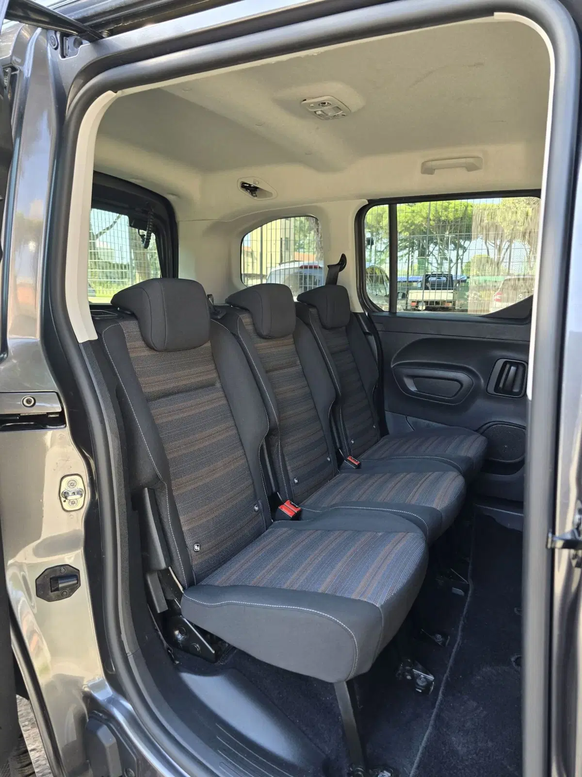 Opel Combo Life usata a Massa-Carrara (16)
