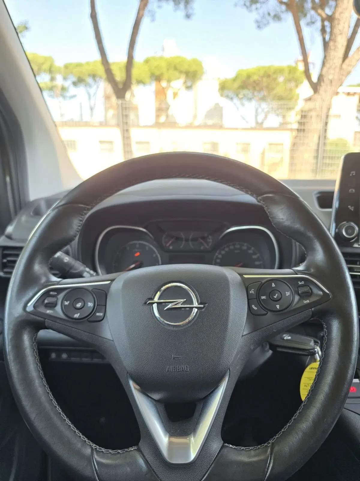 Opel Combo Life usata a Massa-Carrara (18)