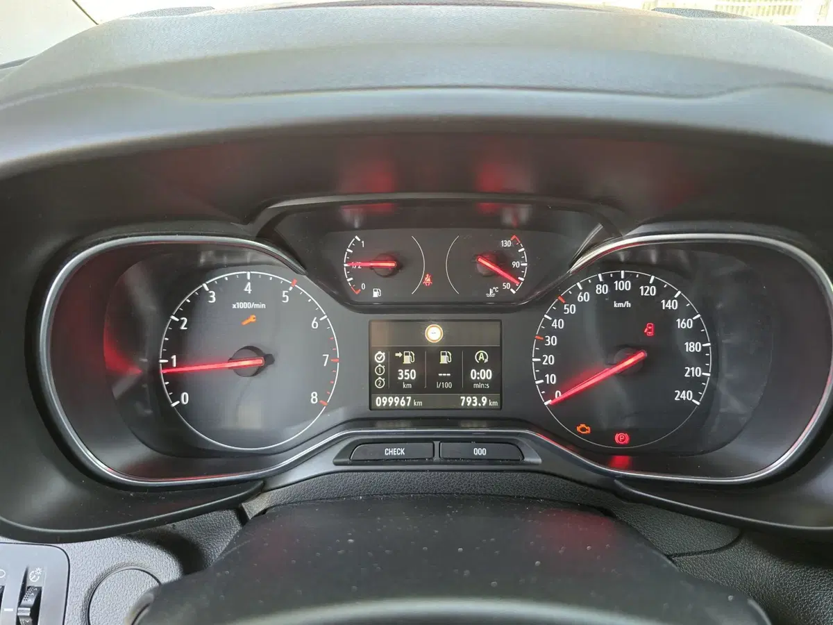 Opel Combo Life usata a Massa-Carrara (9)
