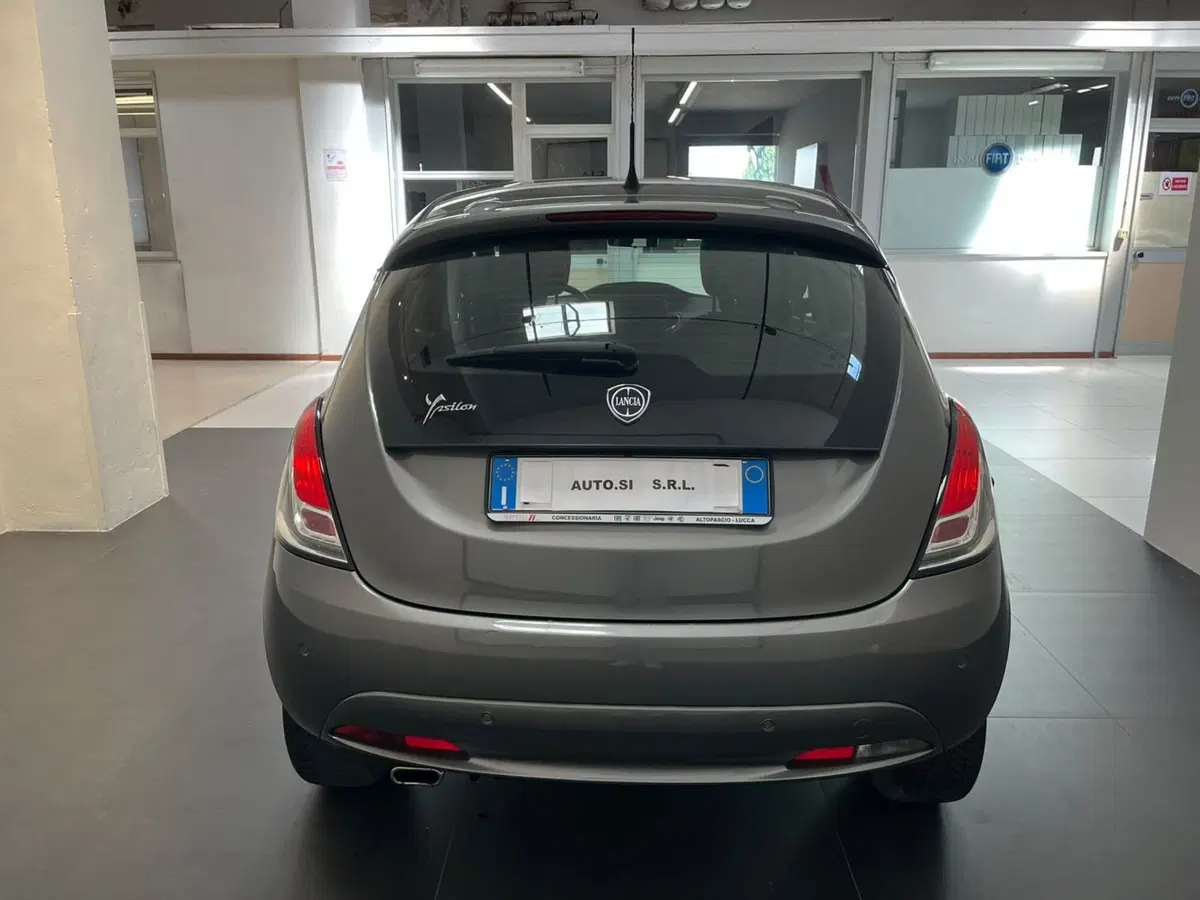 Lancia Ypsilon usata a Lucca (6)