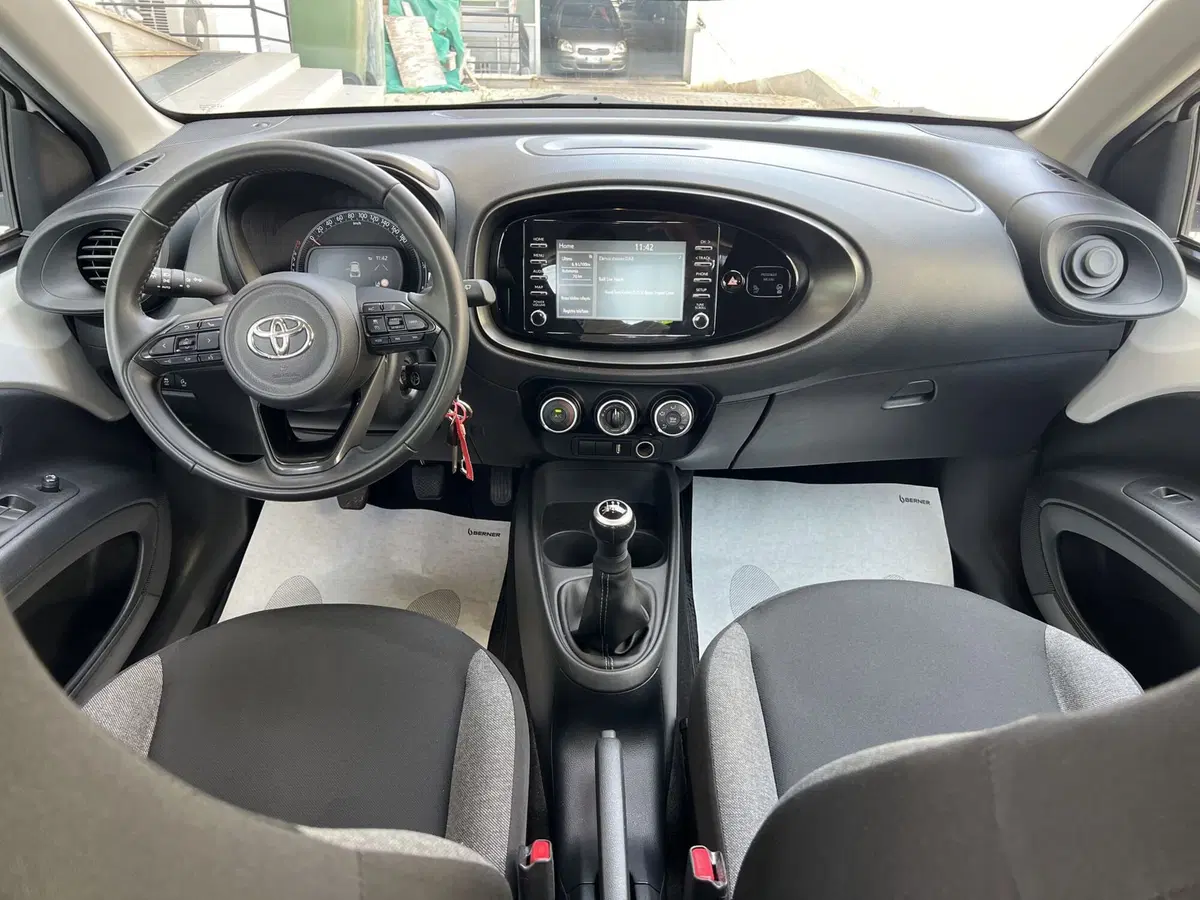 Toyota Aygo X usata a Chieti (11)