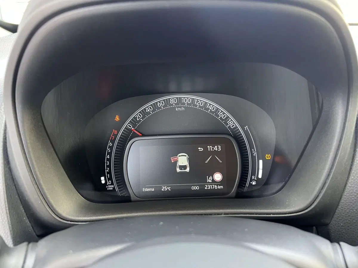Toyota Aygo X usata a Chieti (14)