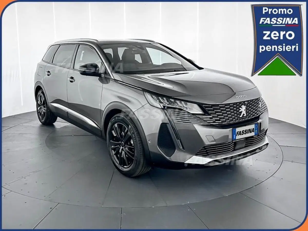 Peugeot 5008 usata a Milano