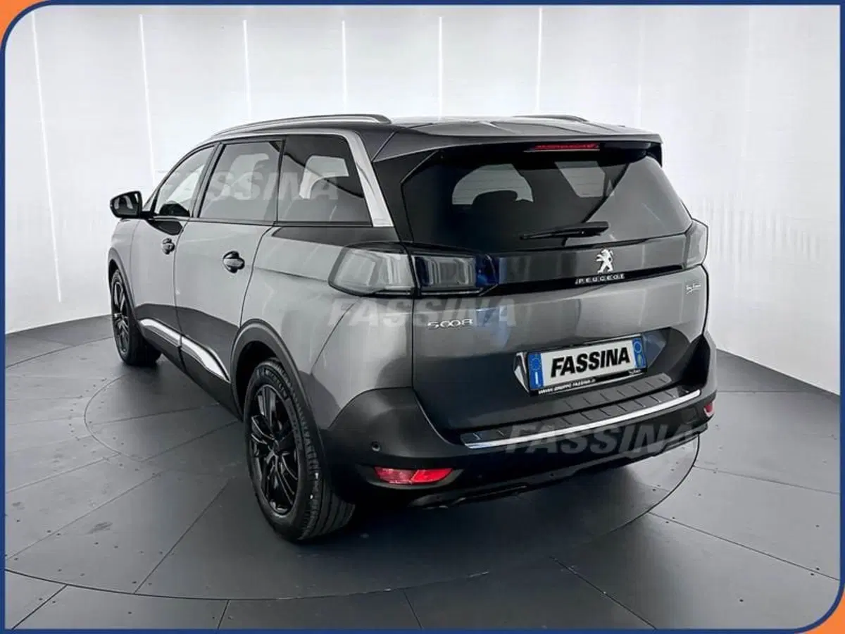 Peugeot 5008 usata a Milano (4)
