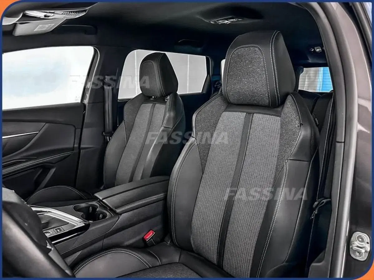 Peugeot 5008 usata a Milano (8)