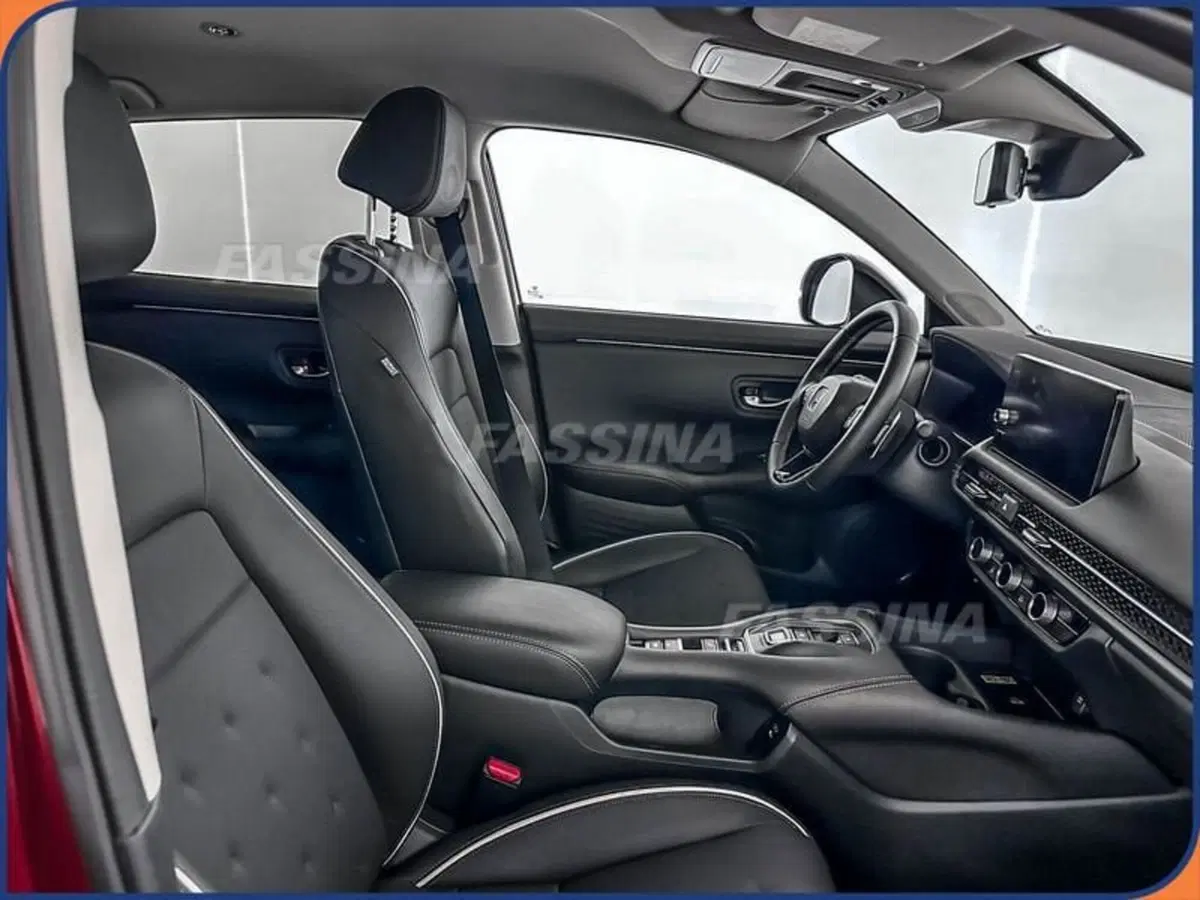 Honda ZR-V usata a Milano (14)