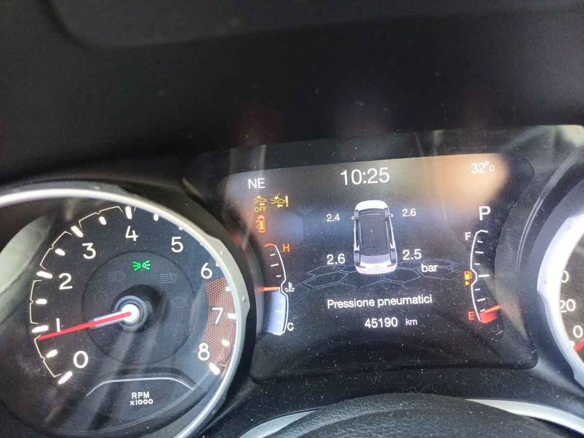 Jeep Compass usata a Massa-Carrara (13)