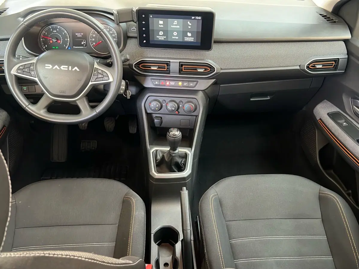 Dacia Sandero usata a Roma (11)