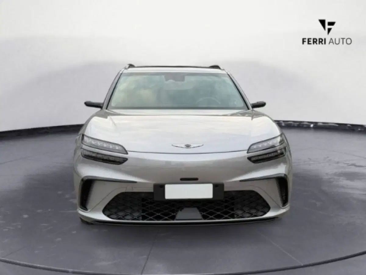 Genesis GV60 Magma nuova a Padova (3)