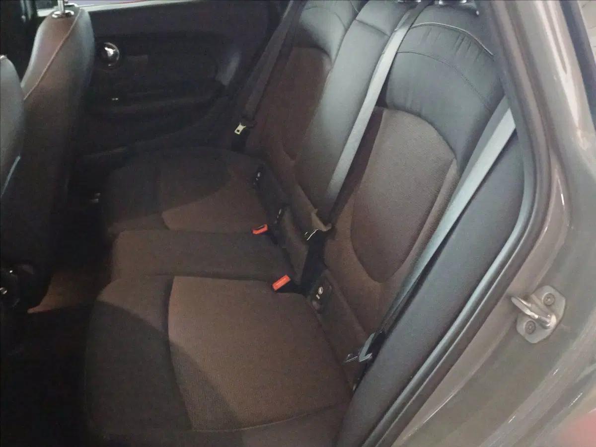 MINI Mini Clubman usata a Milano (20)