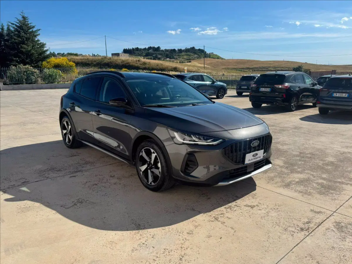 Ford Focus Station Wagon usata a Matera (3)