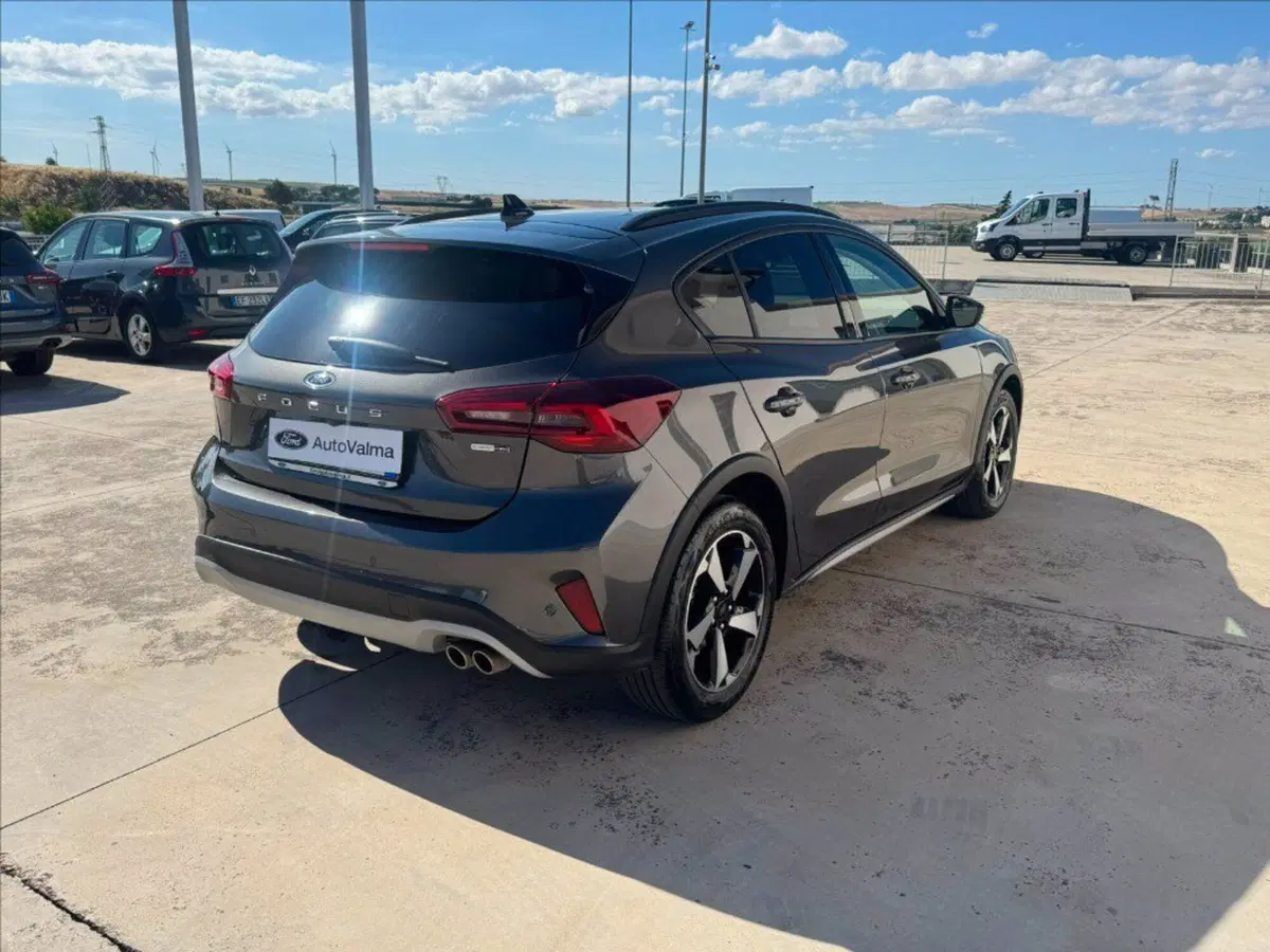 Ford Focus Station Wagon usata a Matera (6)