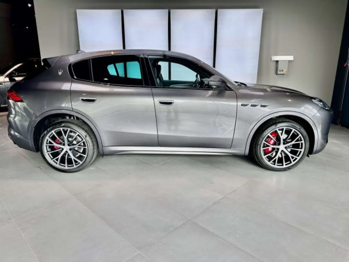 Maserati Grecale nuova a Torino (5)