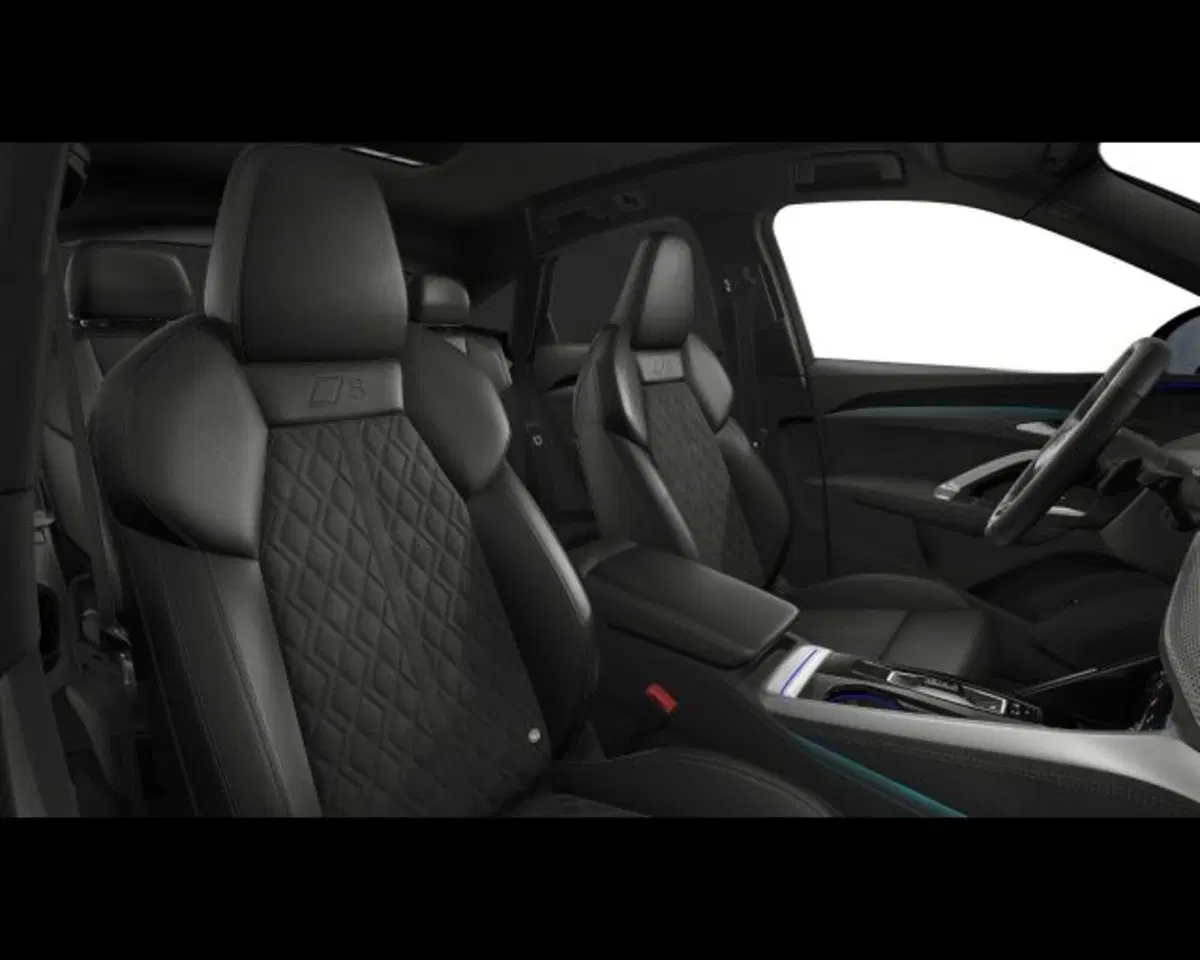 Audi Q5 Sportback nuova a Treviso (7)