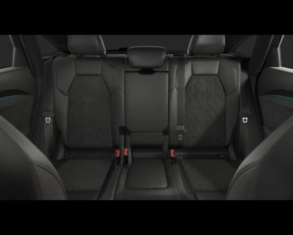 Audi Q5 Sportback nuova a Treviso (9)
