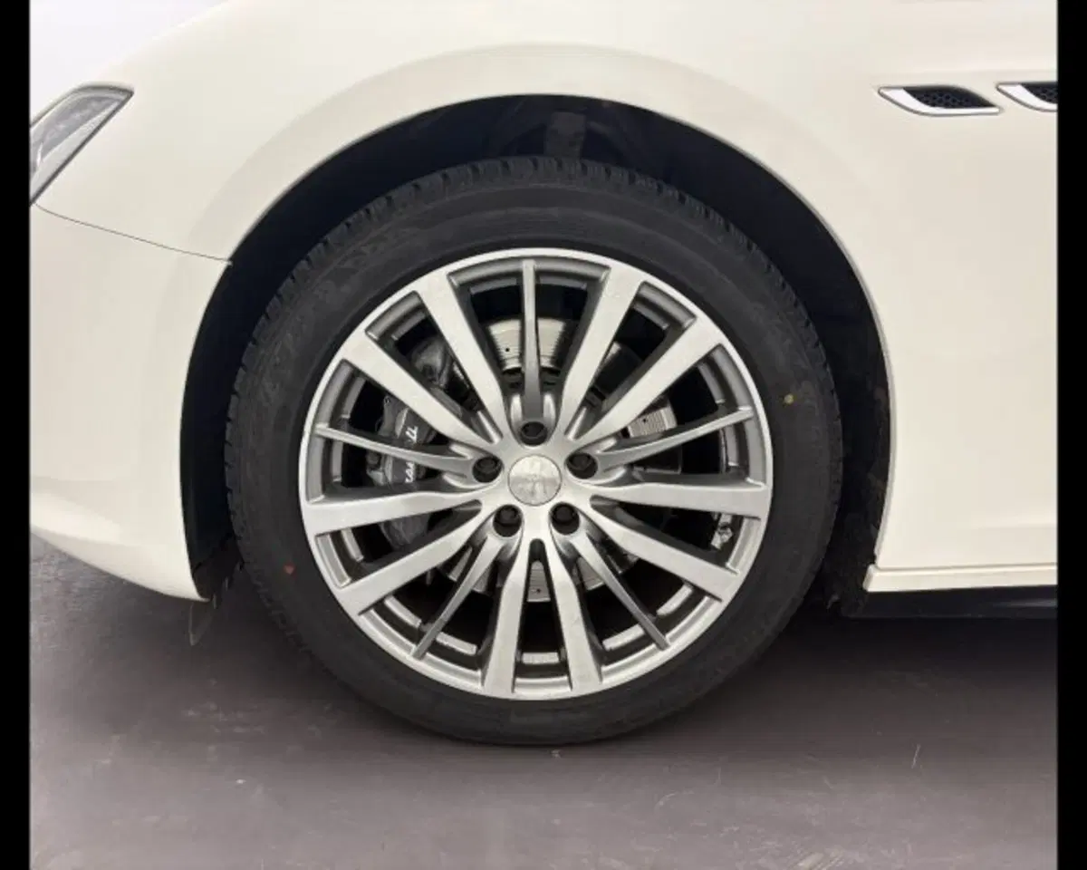 Maserati Ghibli usata a Treviso (11)