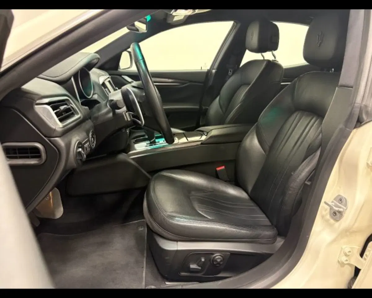 Maserati Ghibli usata a Treviso (9)