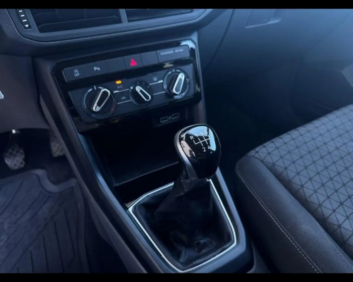 Volkswagen T-Cross usata a Treviso (8)