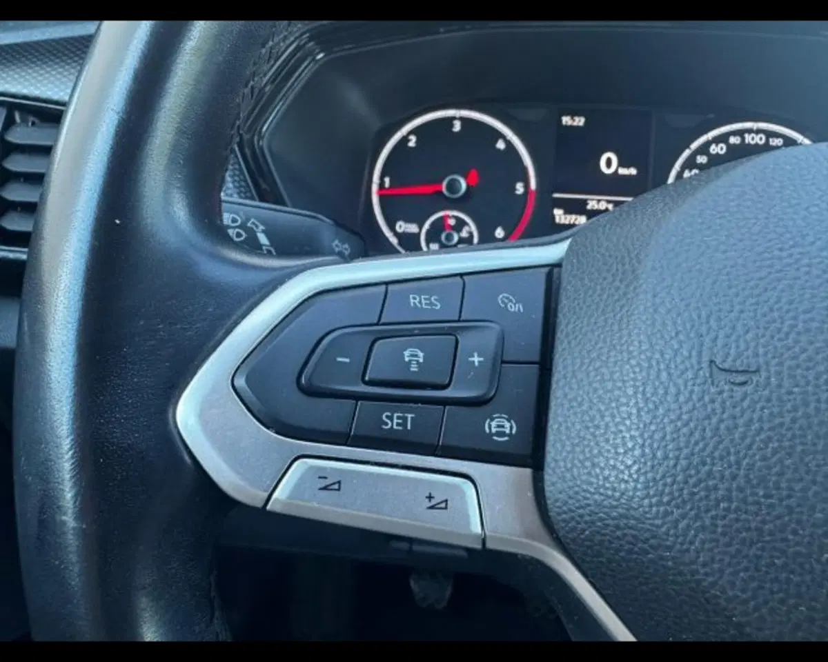 Volkswagen T-Cross usata a Treviso (9)