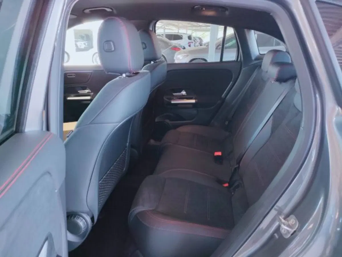 Mercedes-Benz GLA SUV nuova a Teramo (10)