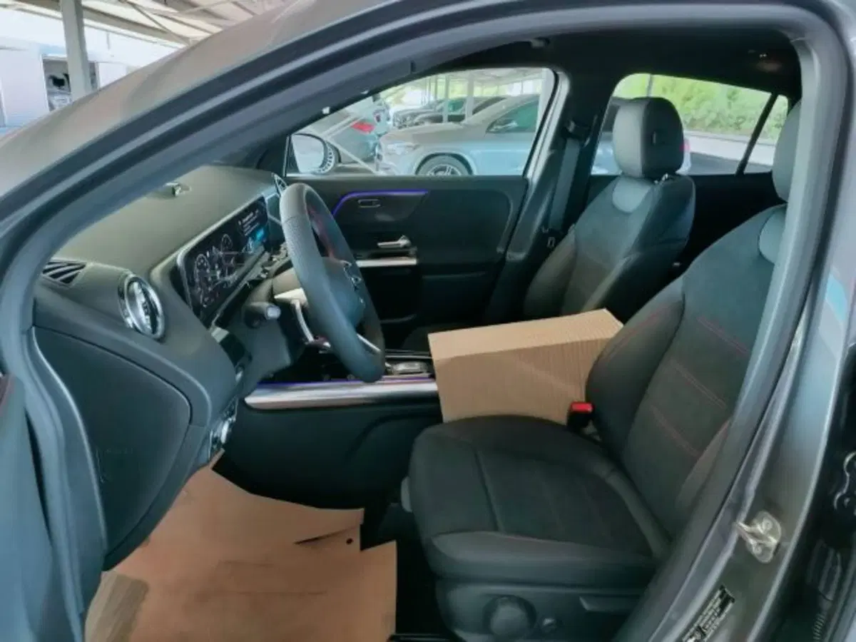 Mercedes-Benz GLA SUV nuova a Teramo (13)