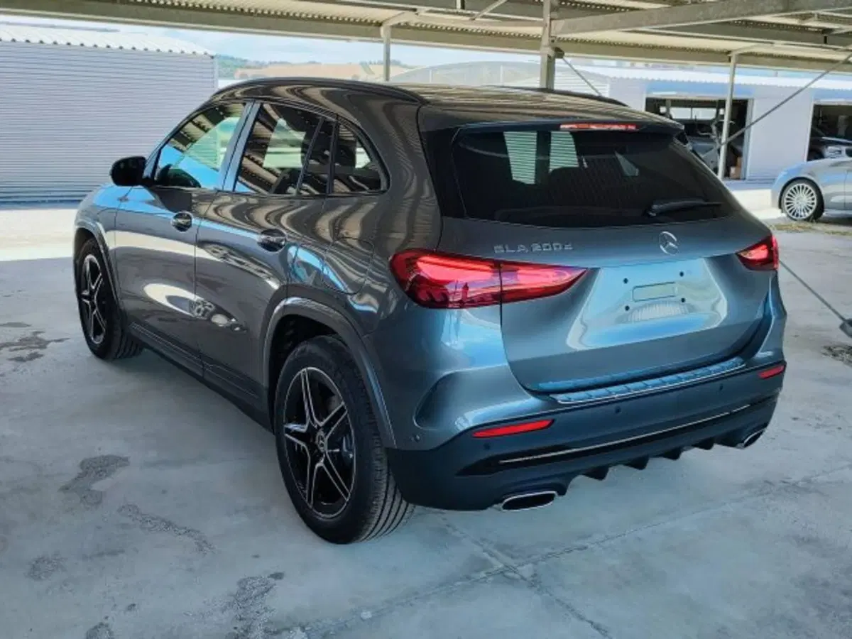 Mercedes-Benz GLA SUV nuova a Teramo (3)