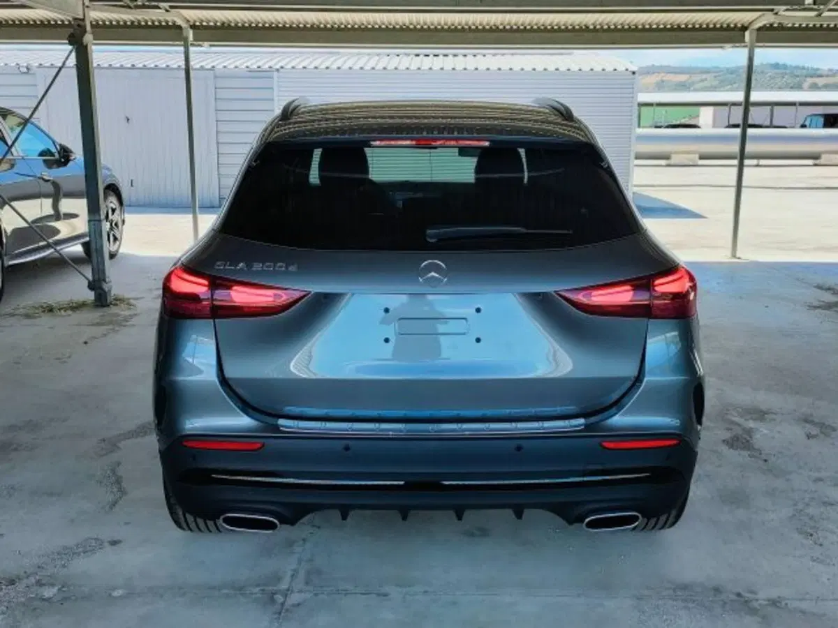 Mercedes-Benz GLA SUV nuova a Teramo (4)