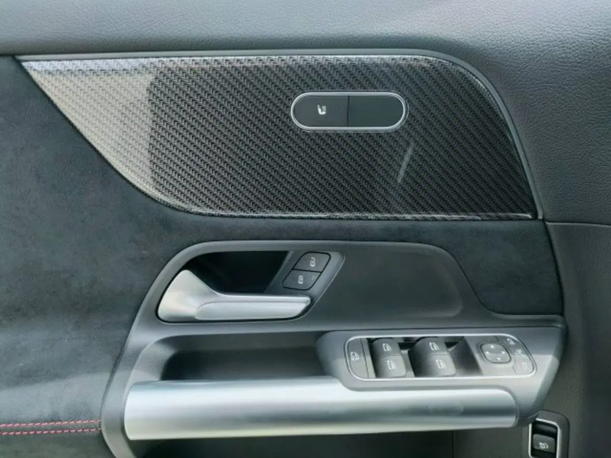Mercedes-Benz GLA SUV nuova a Teramo (11)