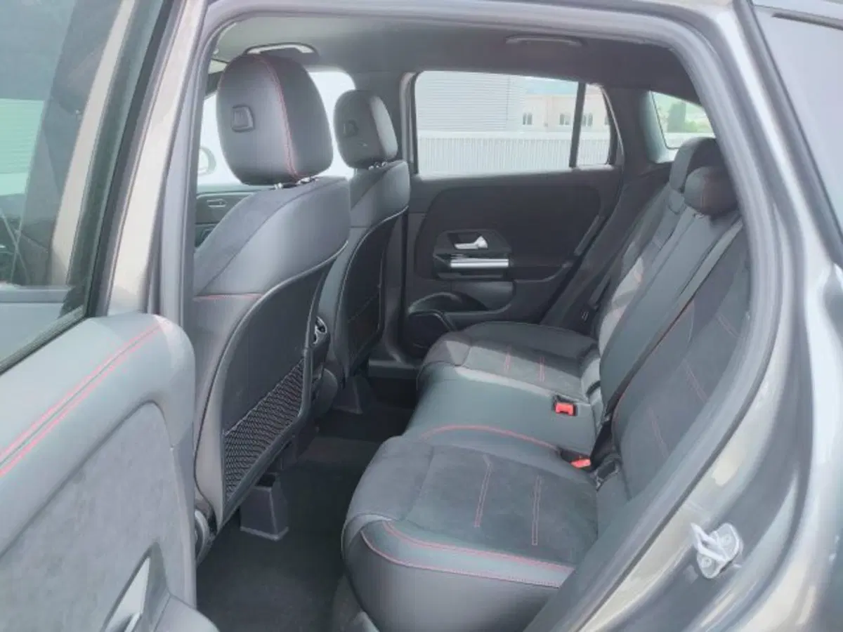 Mercedes-Benz GLA SUV nuova a Teramo (12)
