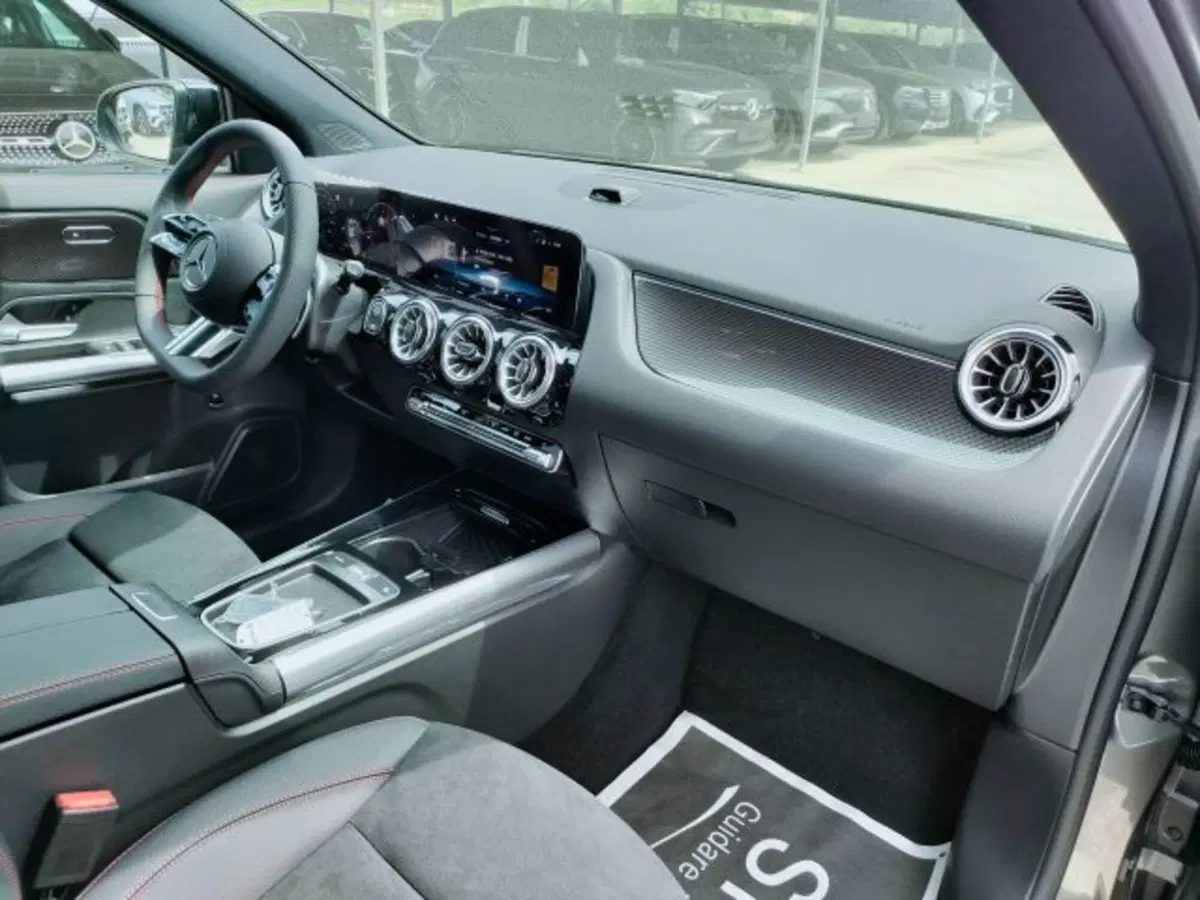 Mercedes-Benz GLA SUV nuova a Teramo (13)