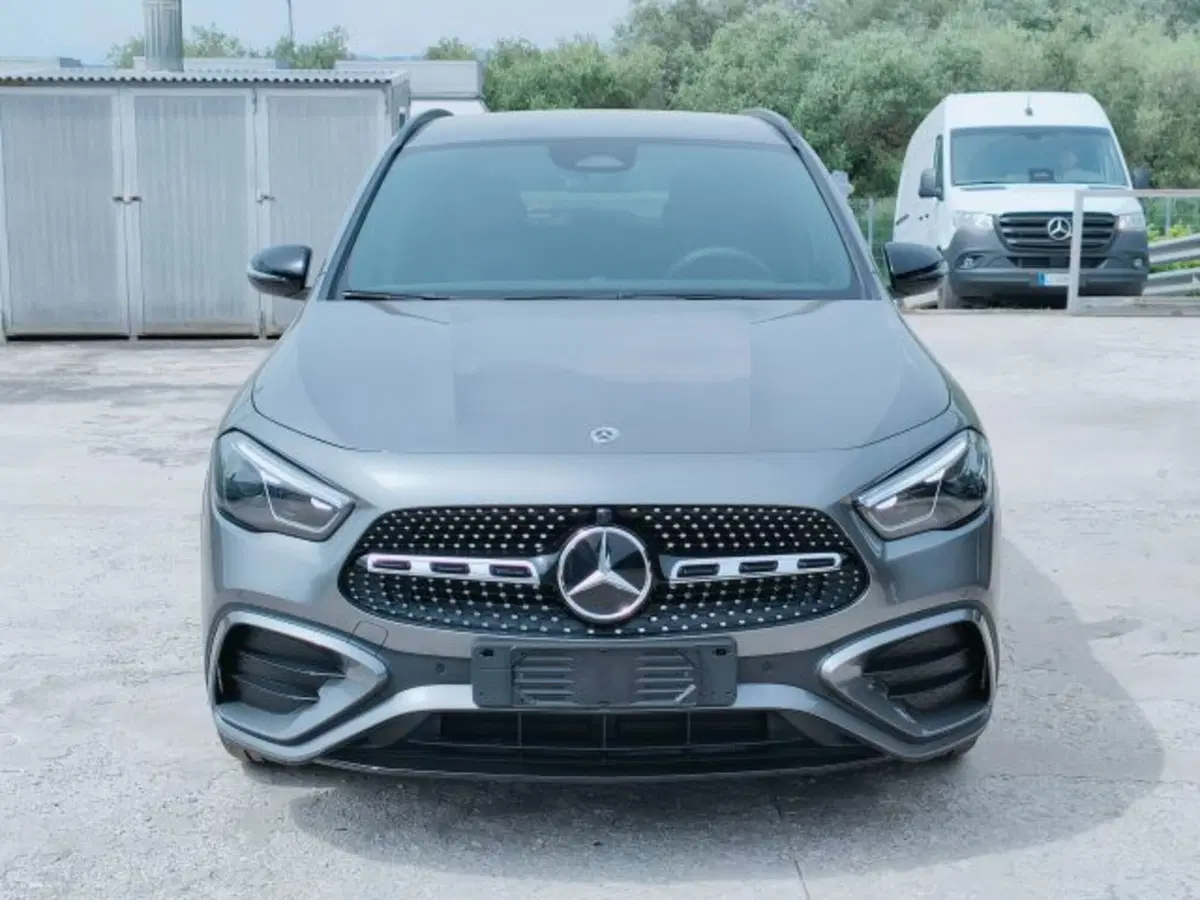 Mercedes-Benz GLA SUV nuova a Teramo (2)