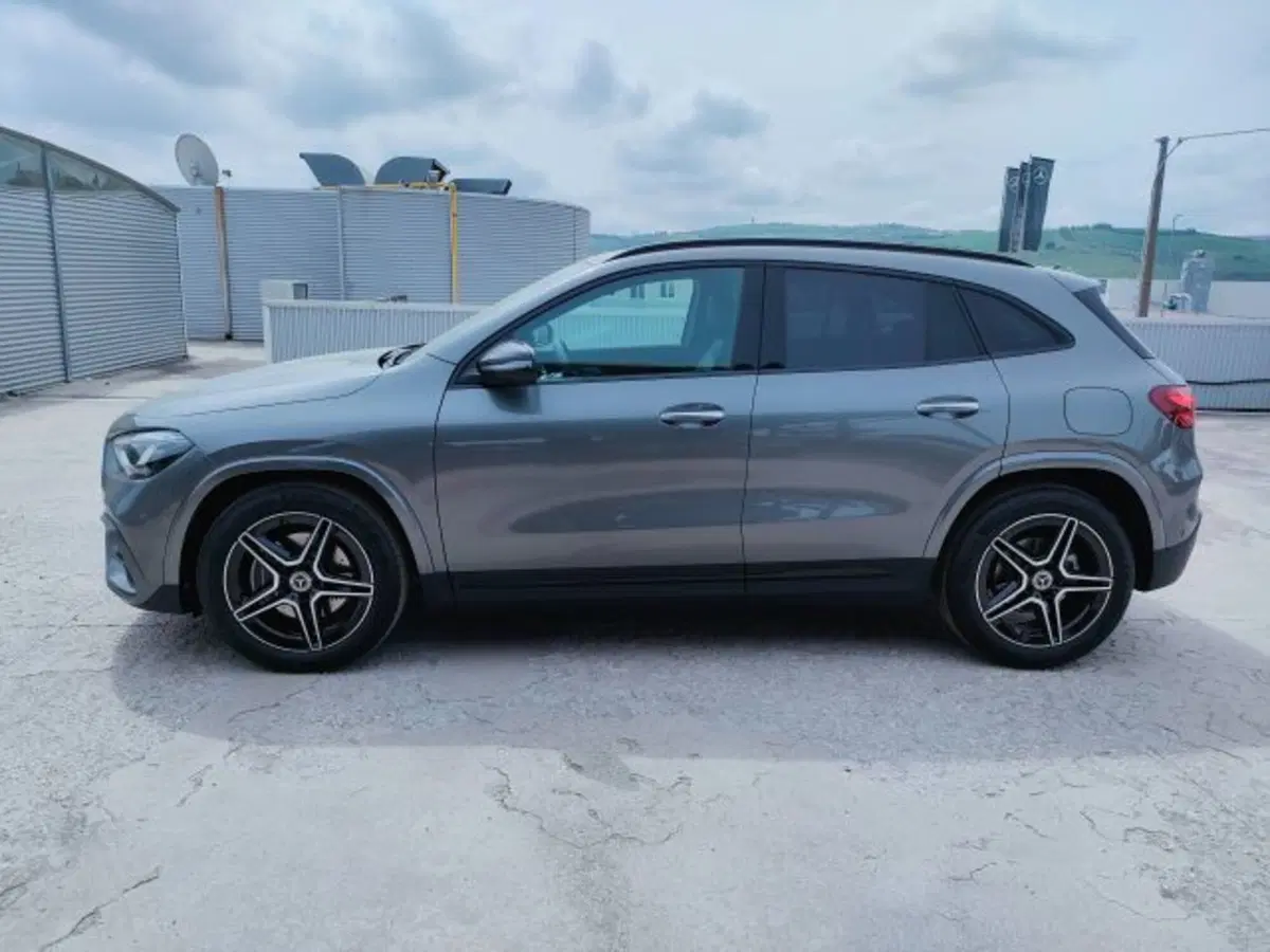 Mercedes-Benz GLA SUV nuova a Teramo (3)