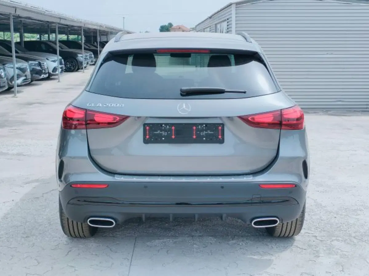 Mercedes-Benz GLA SUV nuova a Teramo (4)