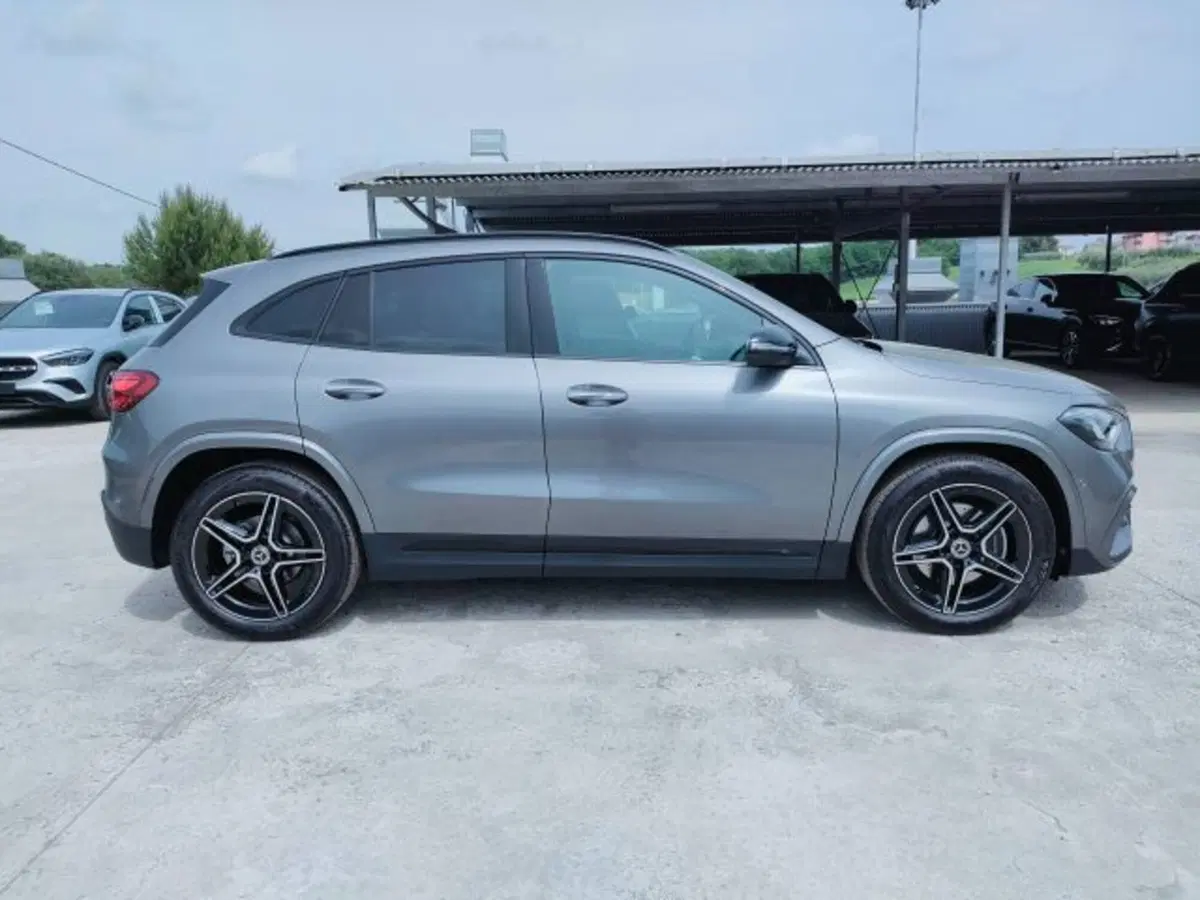 Mercedes-Benz GLA SUV nuova a Teramo (7)