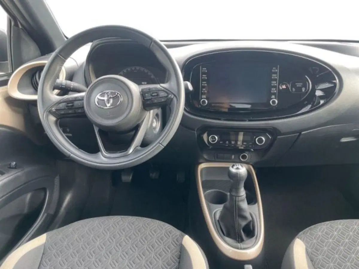 Toyota Aygo X usata a Vercelli (8)