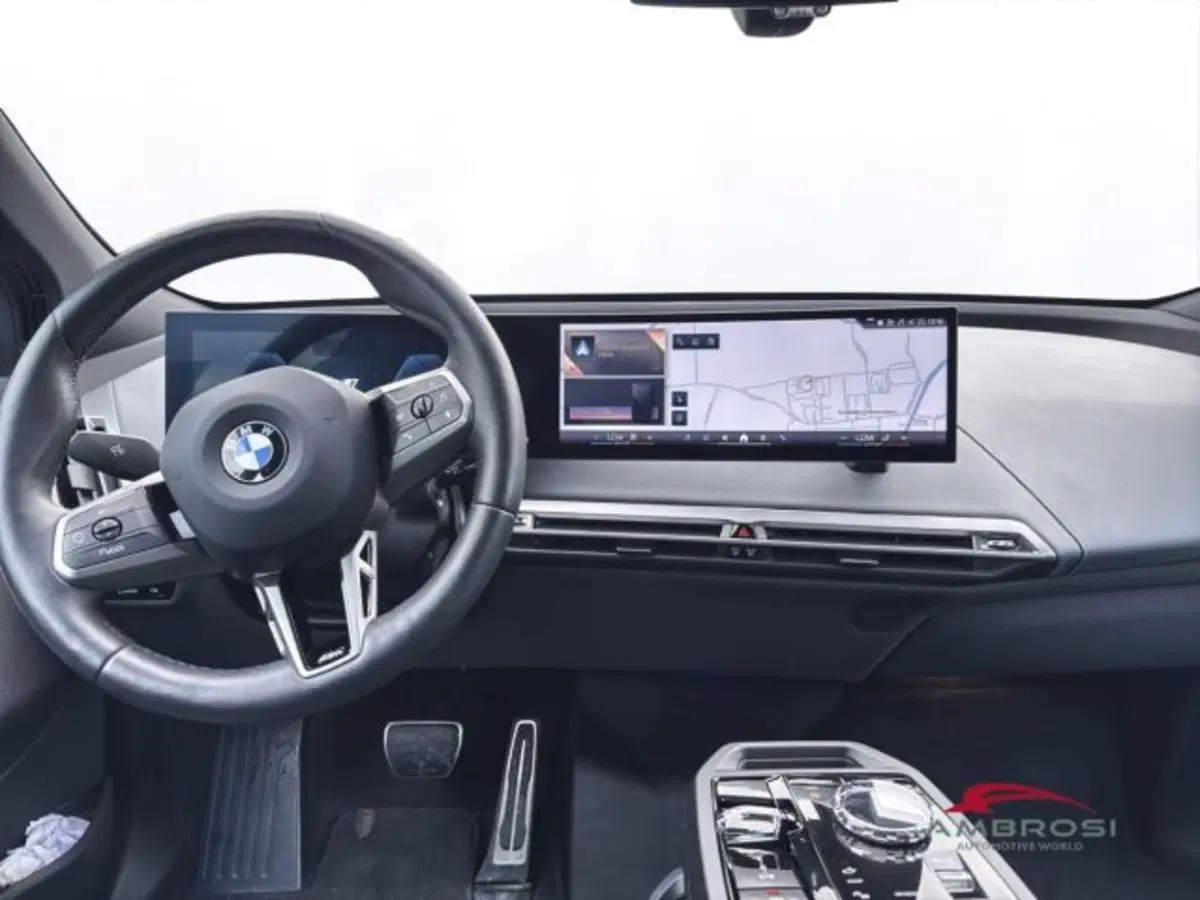 BMW iX usata a Perugia (15)