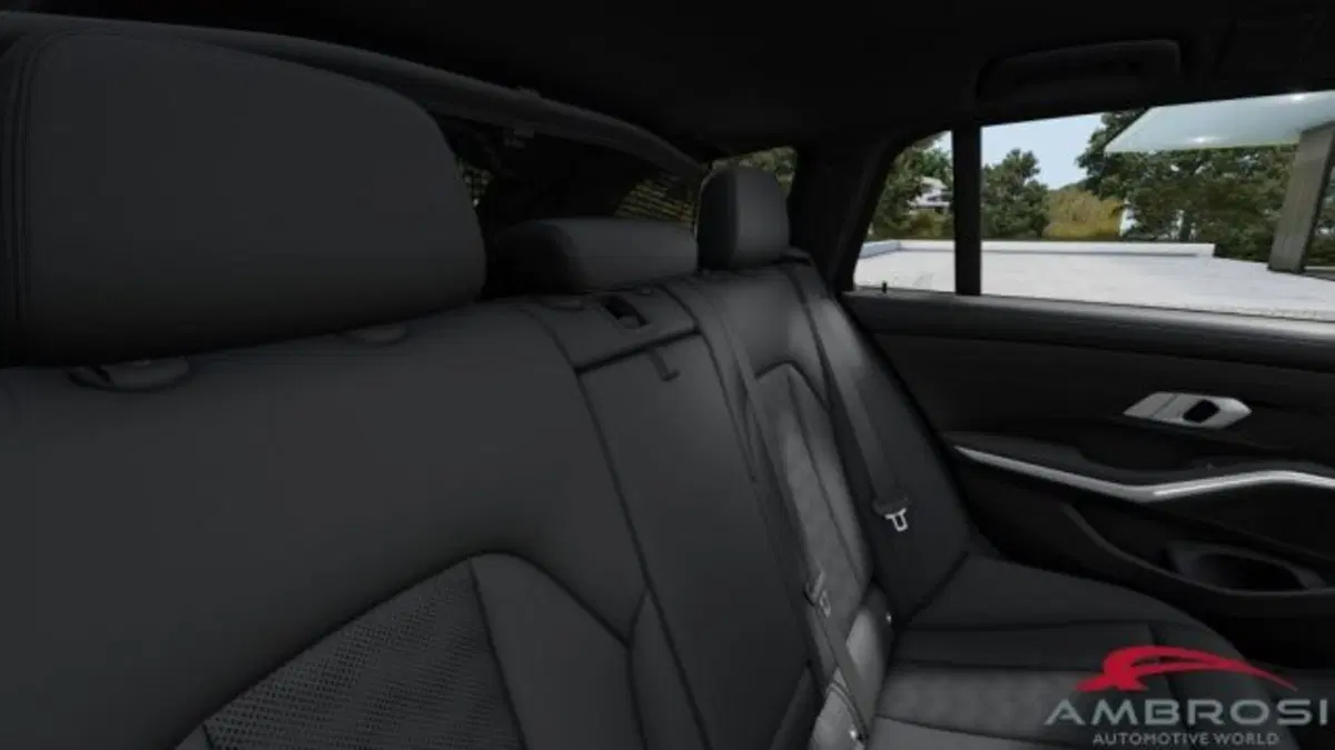 BMW Serie 3 Touring nuova a Perugia (11)