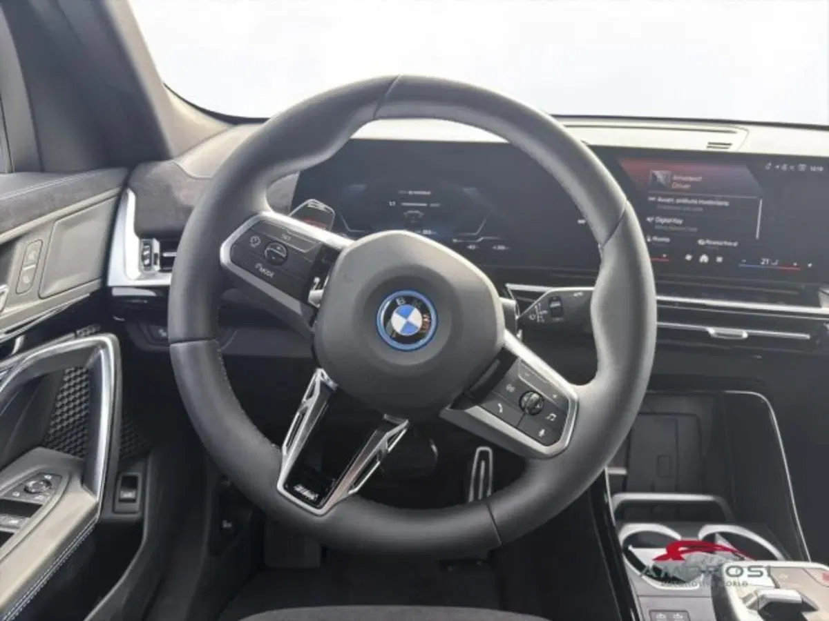BMW iX2 nuova a Perugia (14)