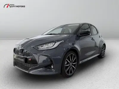 Toyota Yaris Cross 1.5h GR Sport Black Sky fwd 116cv e-cvt del 2025 usata a Monza