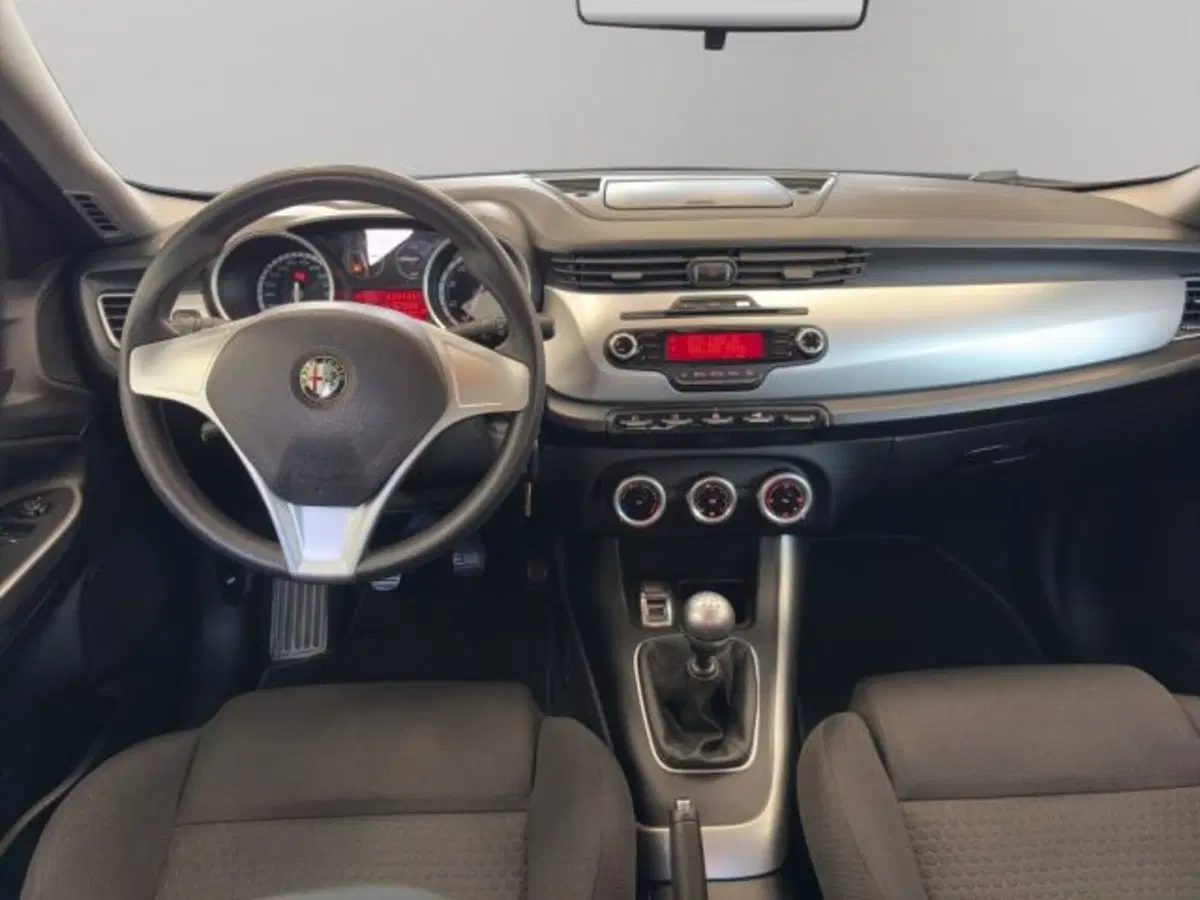 Alfa Romeo Giulietta usata a Perugia (10)