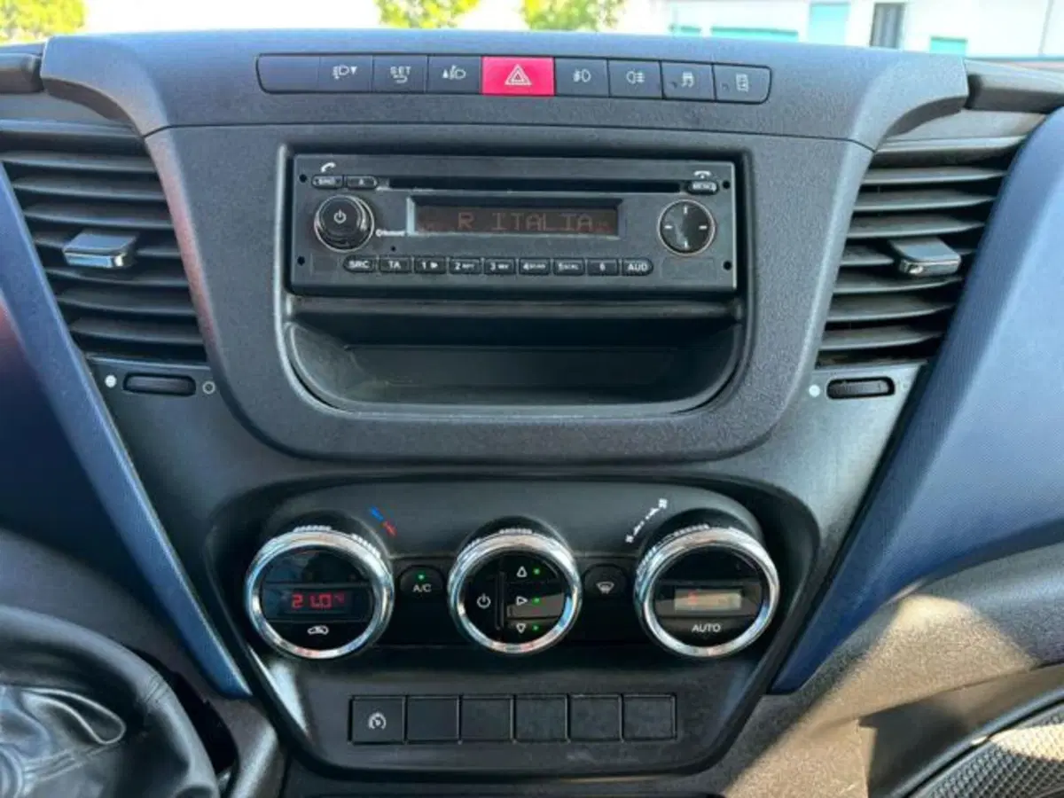 Iveco Daily Furgone usata a Brescia (13)
