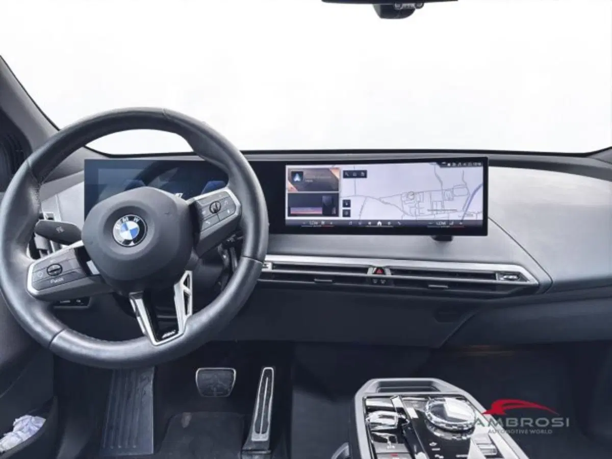 BMW iX usata a Perugia (15)